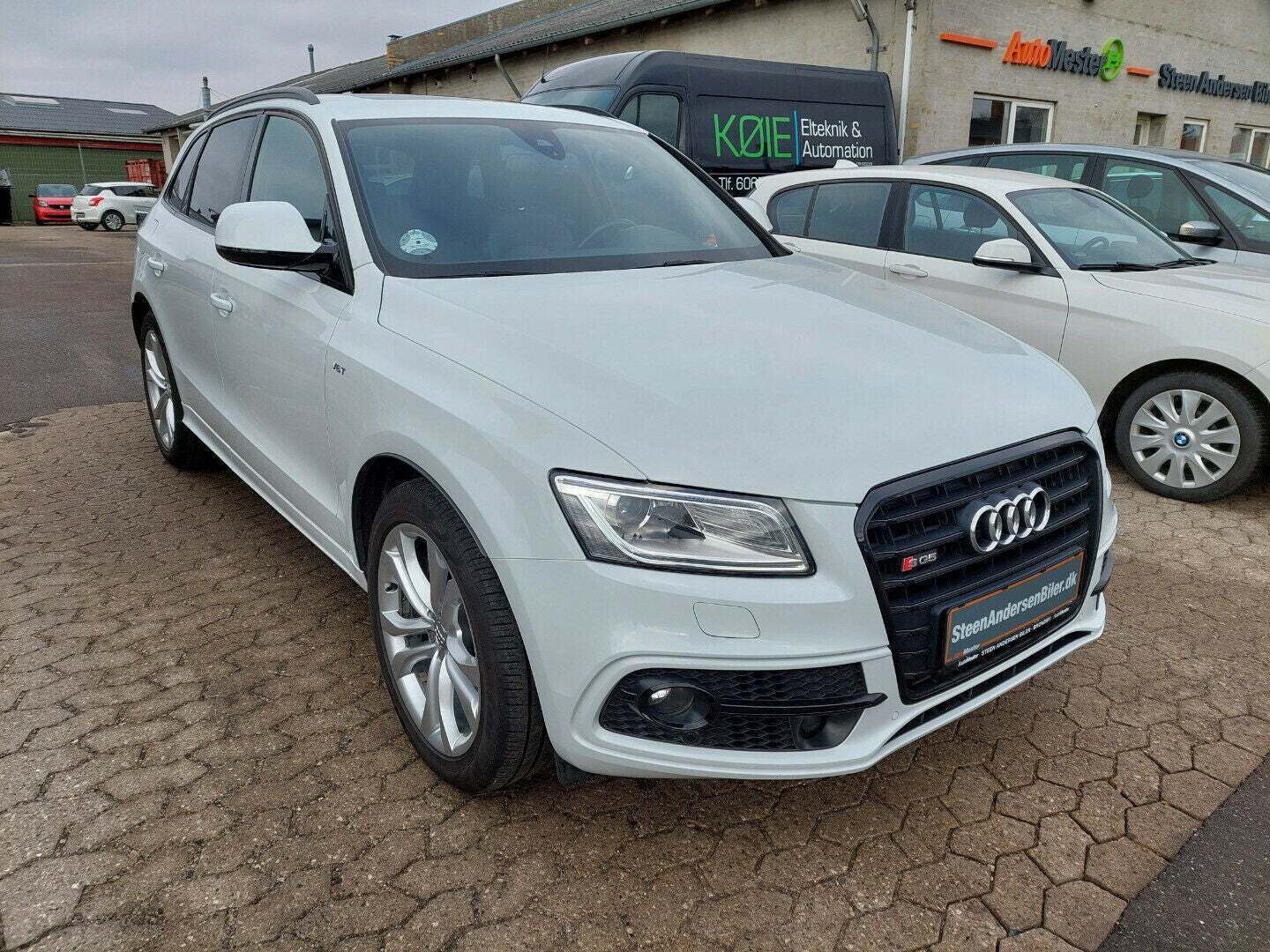 Grå Audi SQ5 fra 2015