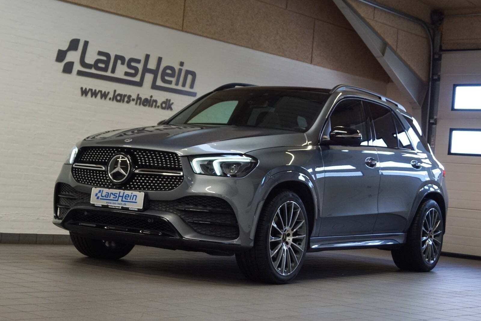 Grå Mercedes GLE350 de fra 2021