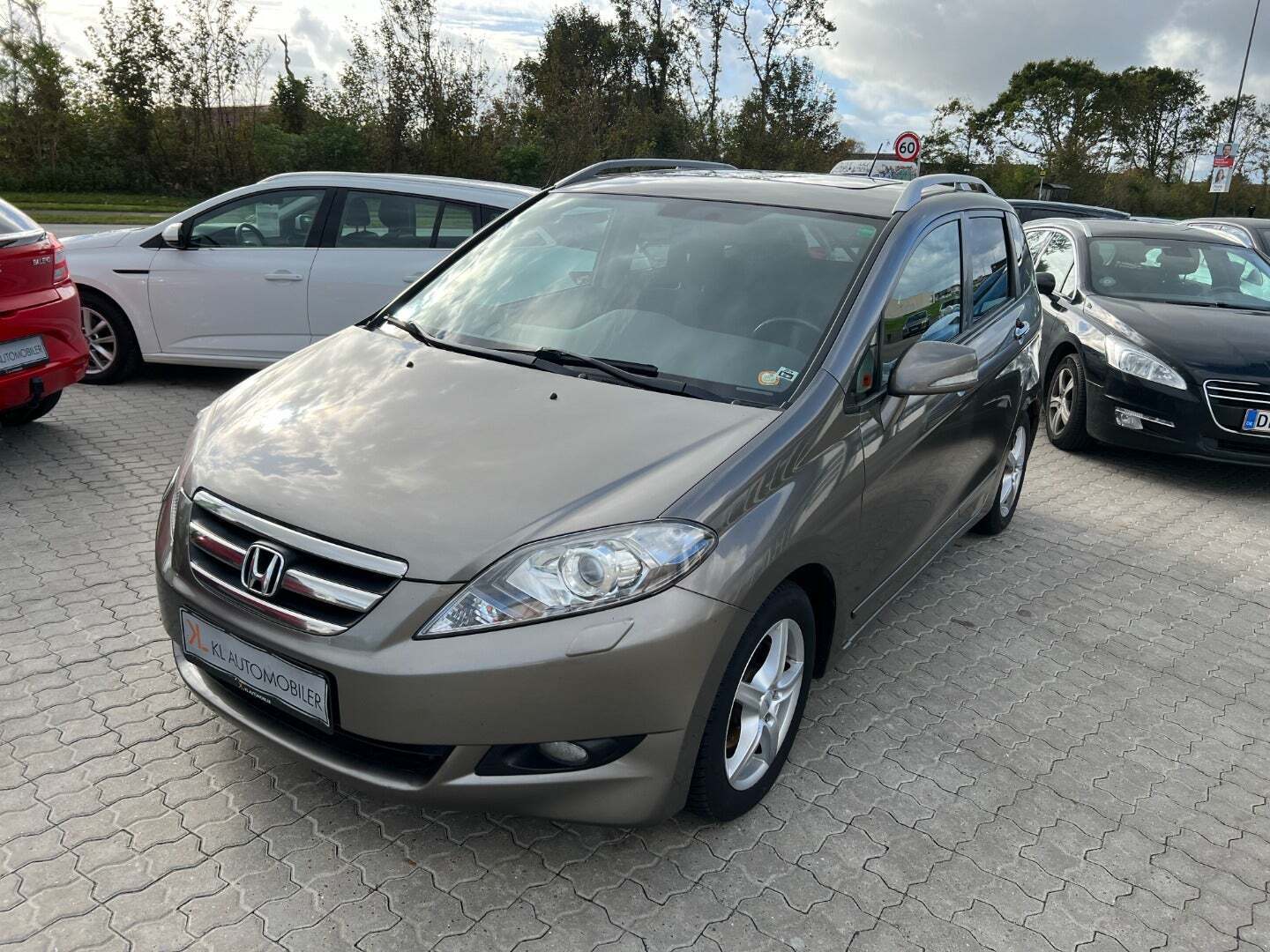 Grå Honda FR-V fra 2007