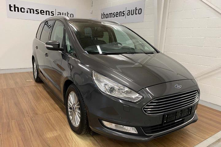 Grå Ford Galaxy fra 2016 set udefra