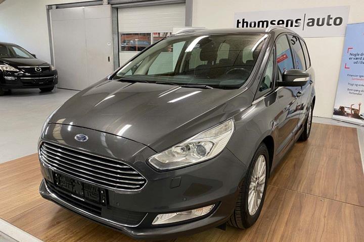 Grå Ford Galaxy fra 2016 set udefra
