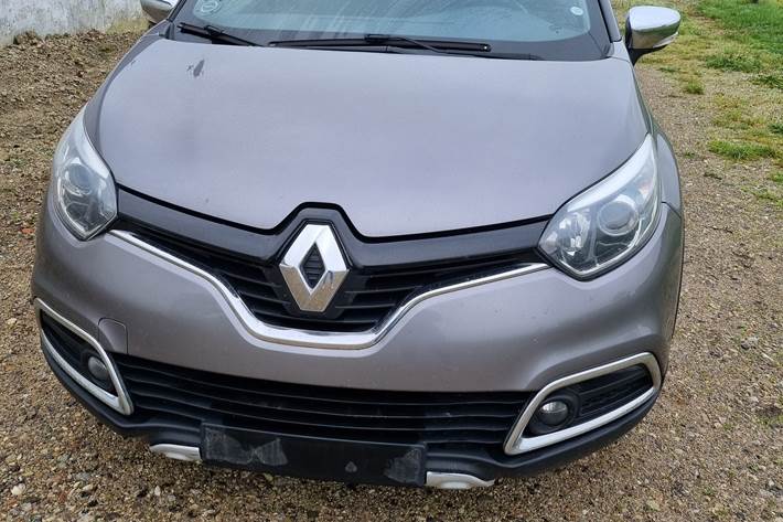 Grå Renault Captur fra 2013