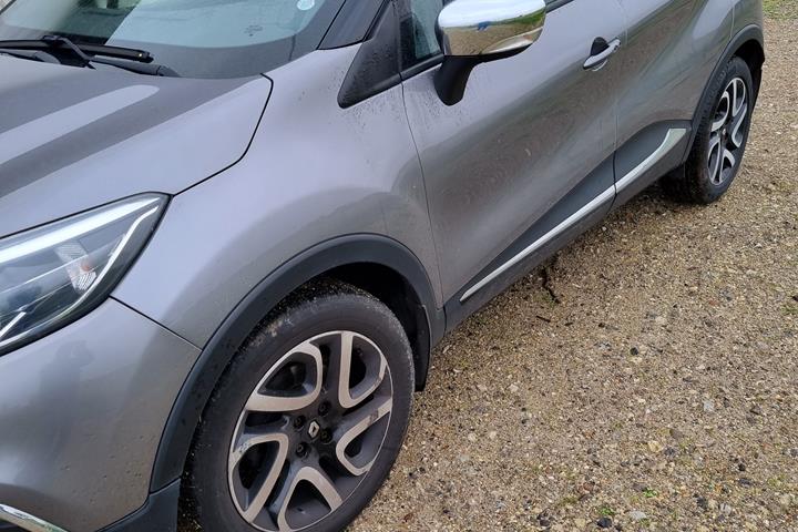 Grå Renault Captur fra 2013