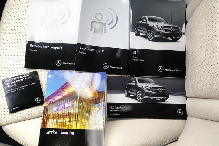Blå Mercedes GLC300 fra 2017