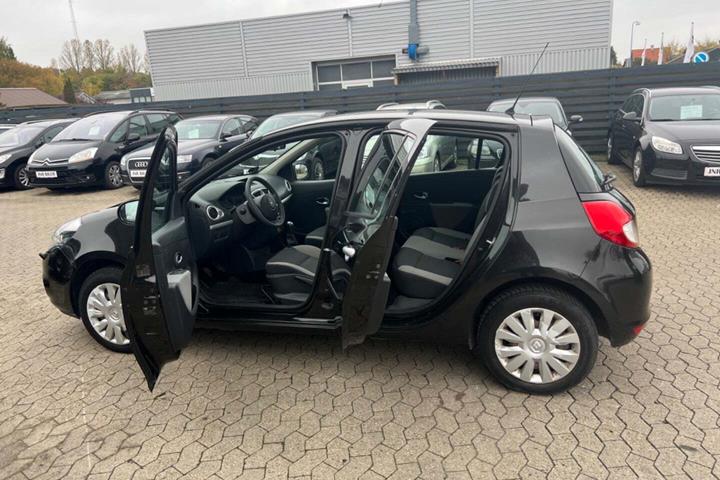 undefined Renault Clio III fra 2012 set udefra