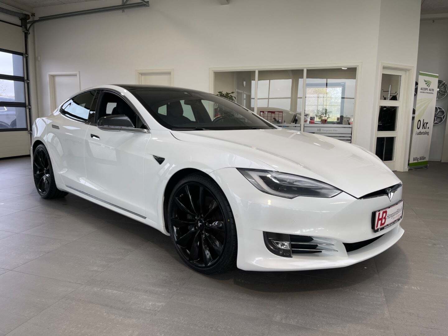 Grå Tesla Model S fra 2018