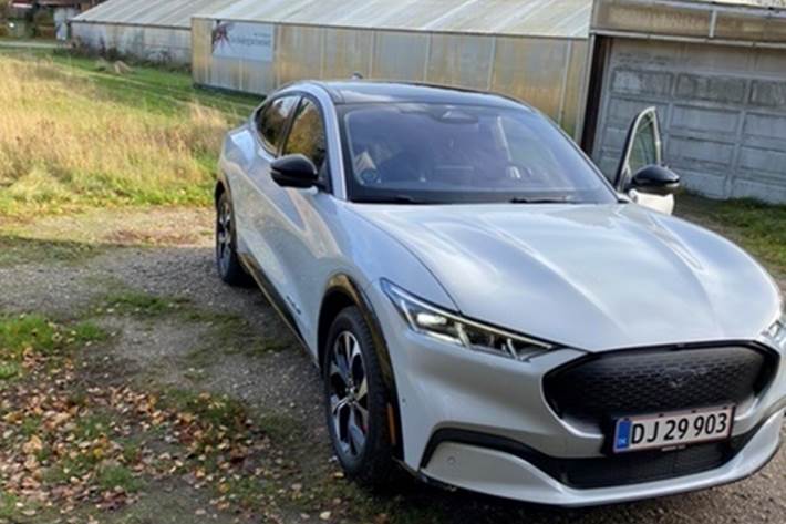 Hvid Ford Mustang Mach-E fra 2022