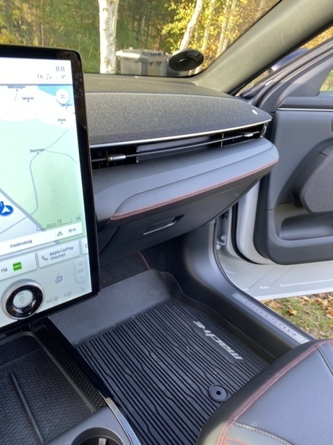 Hvid Ford Mustang Mach-E fra 2022