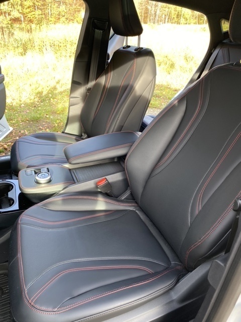 Hvid Ford Mustang Mach-E fra 2022