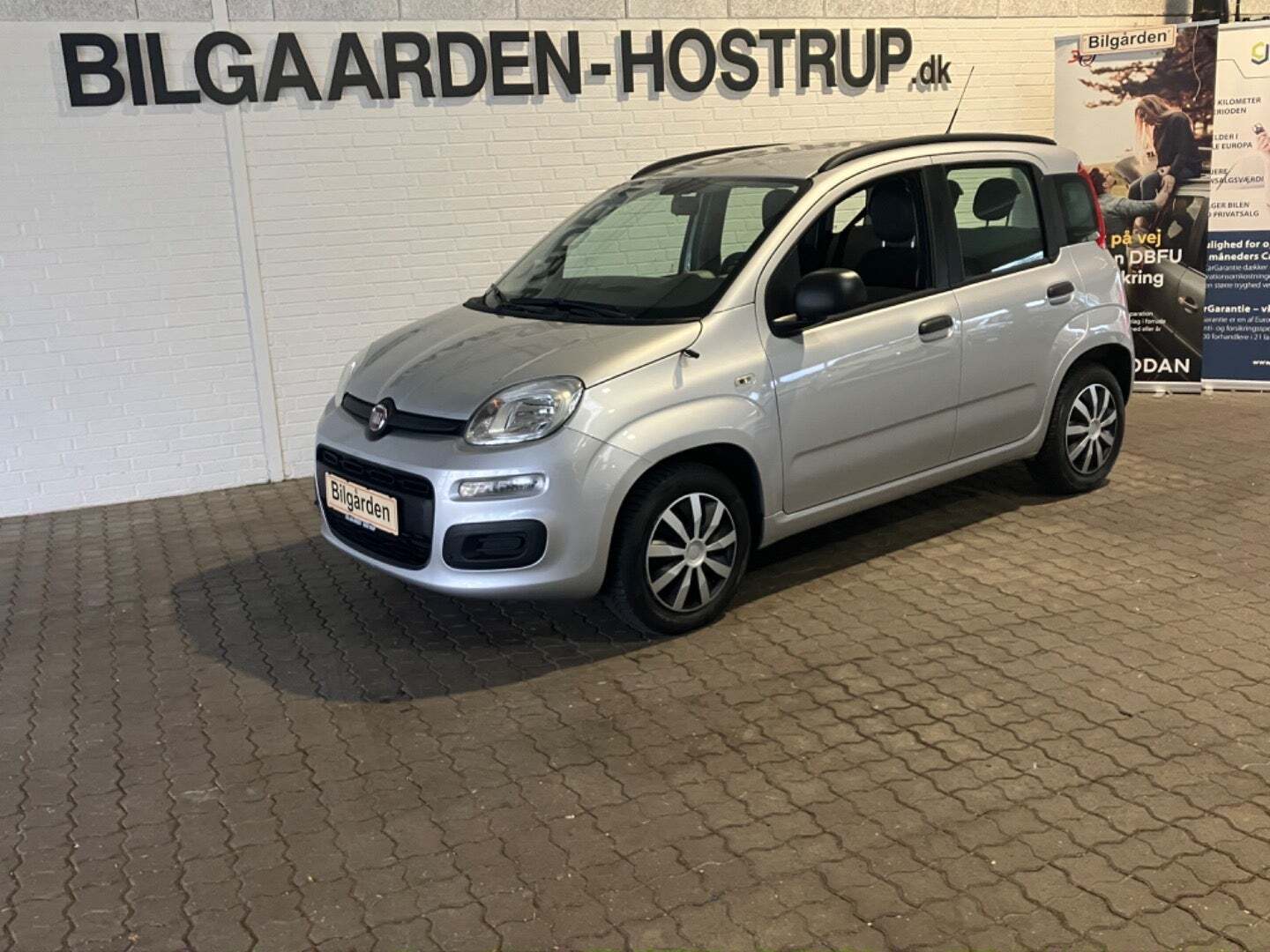 Grå Fiat Panda fra 2016