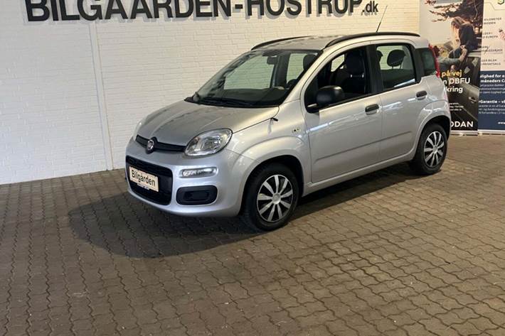 Grå Fiat Panda fra 2016
