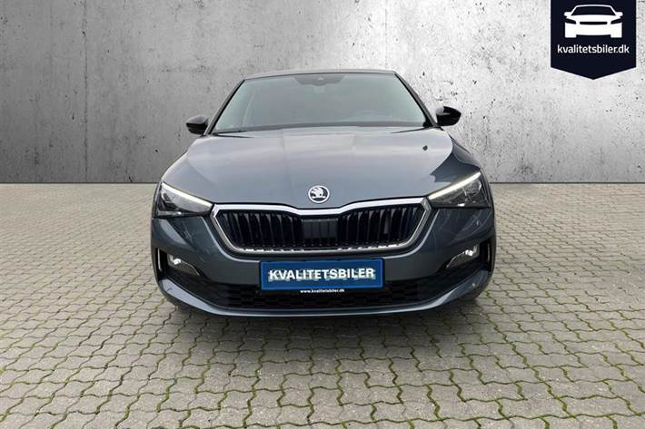 Grå Skoda Scala fra 2020
