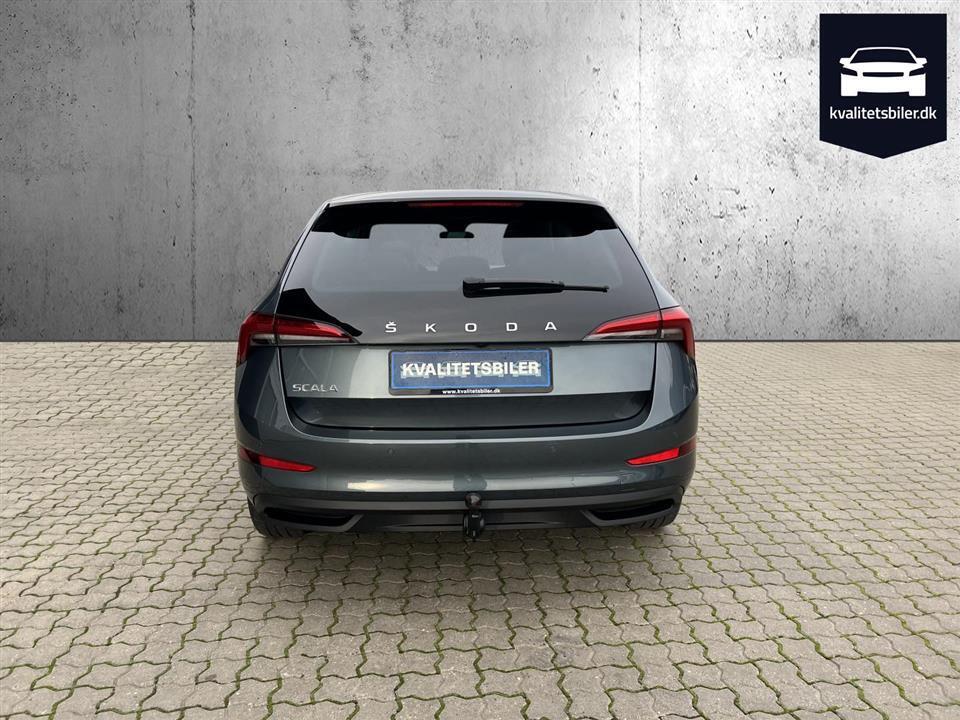 Grå Skoda Scala fra 2020