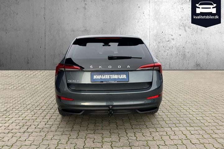 Grå Skoda Scala fra 2020