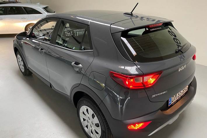 Grå Kia Stonic fra 2022