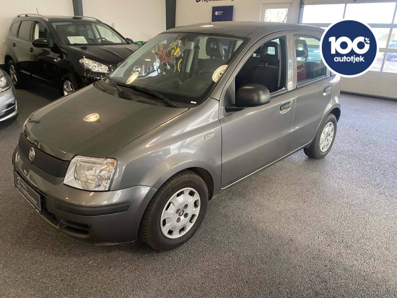 Grå Fiat Panda fra 2003