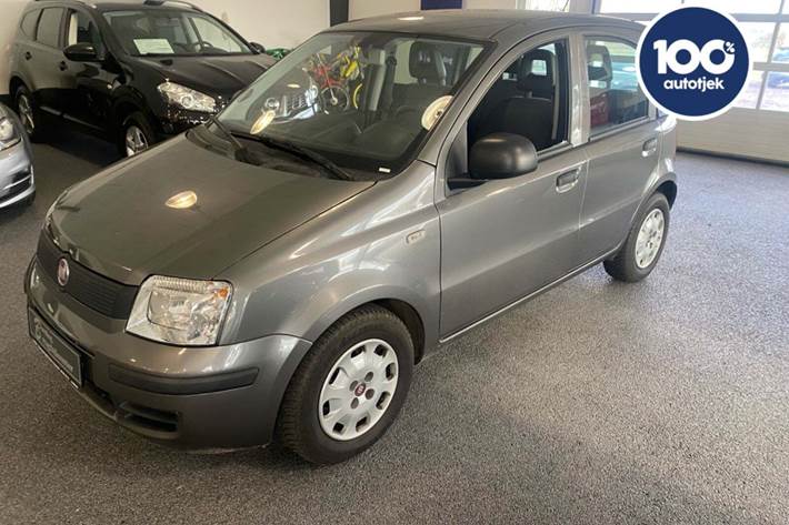 Grå Fiat Panda fra 2003