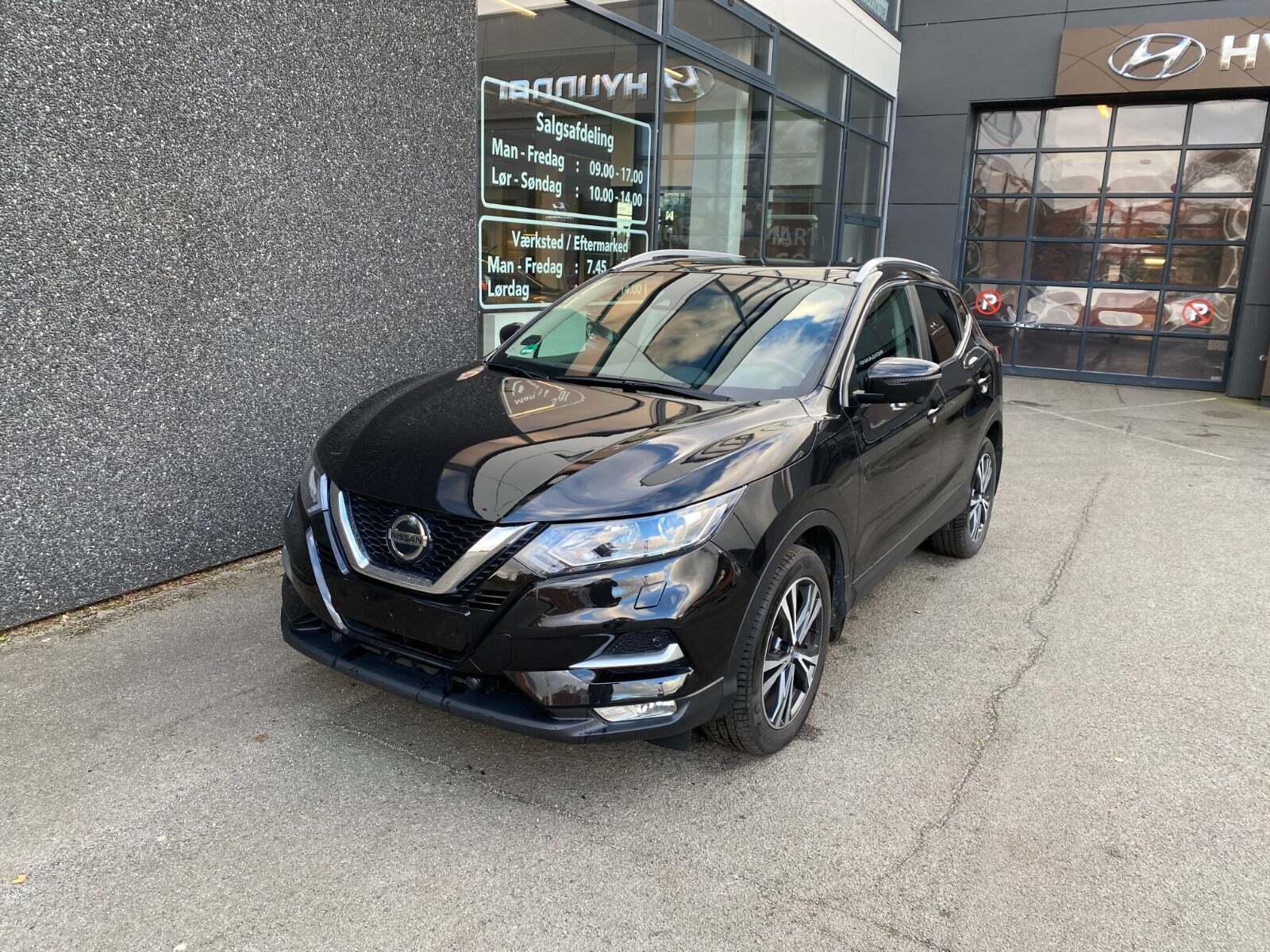 Sort Nissan Qashqai fra 2018