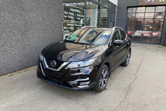 Sort Nissan Qashqai fra 2018