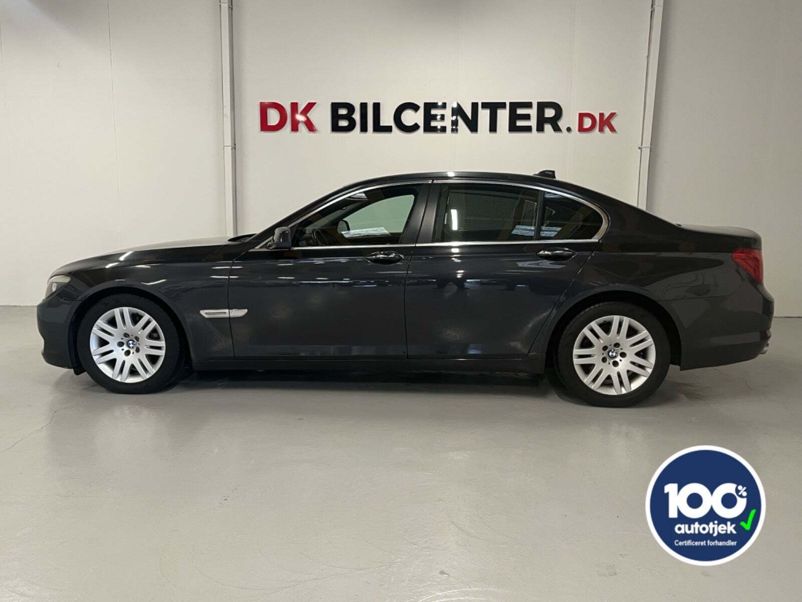 Sort BMW 730d fra 2008