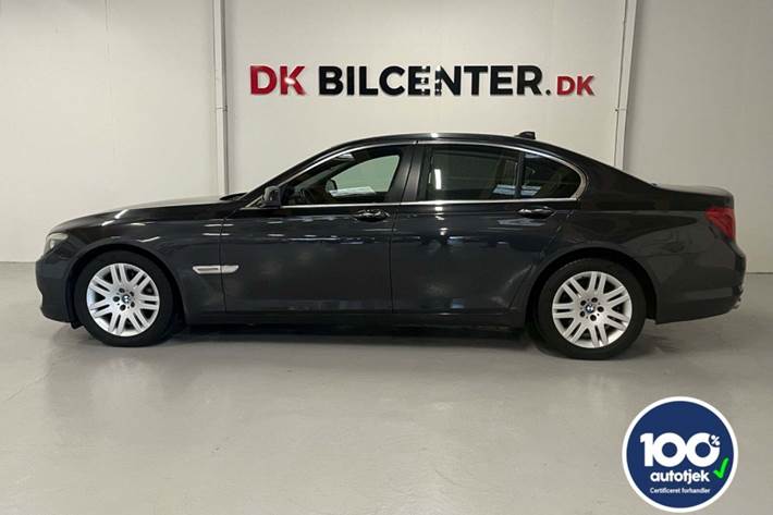 Sort BMW 730d fra 2008