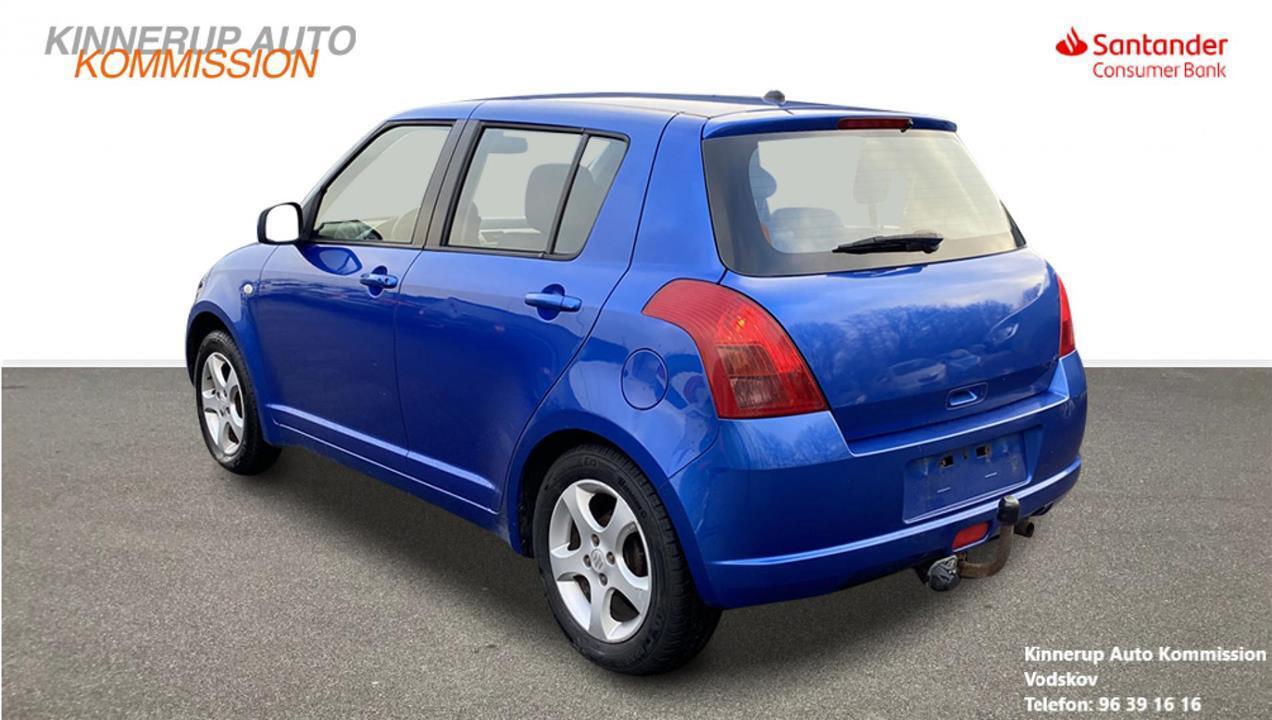 Blå Suzuki Swift fra 2007
