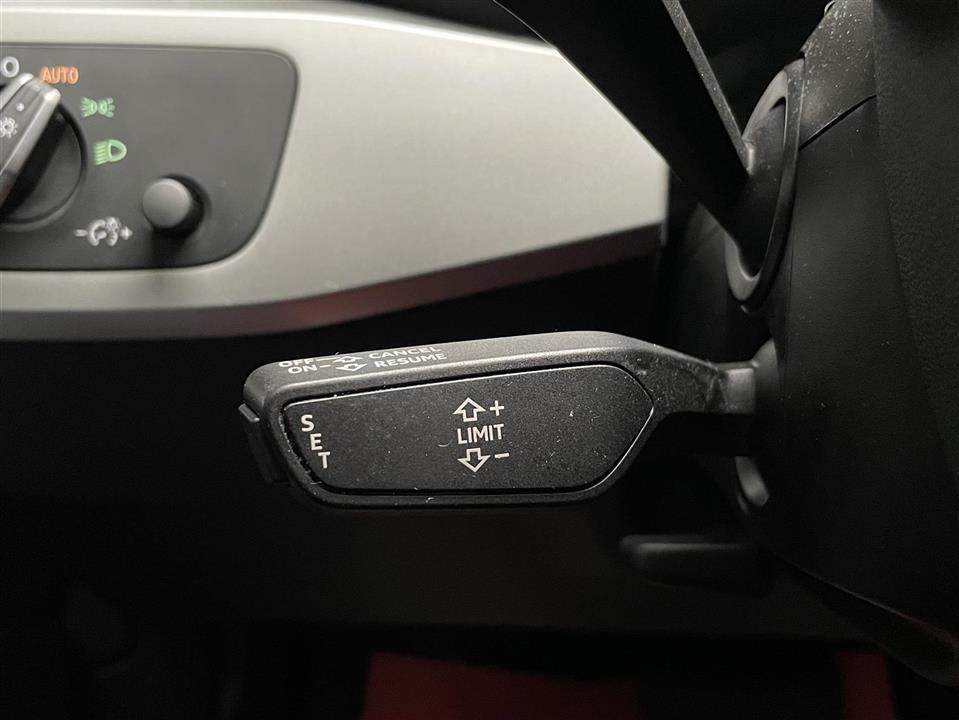 Grå Audi A4 fra 2018
