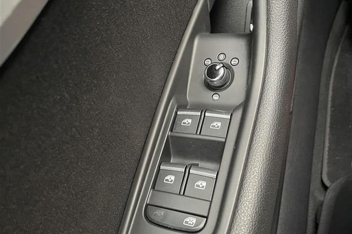 Grå Audi A4 fra 2018