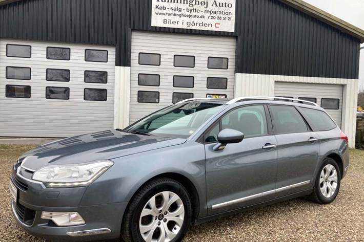 Grå Citroën C5 fra 2012 set udefra