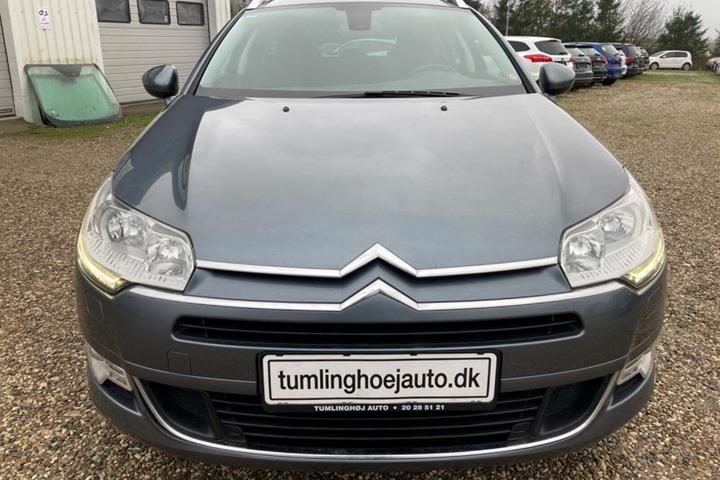 Grå Citroën C5 fra 2012 set udefra
