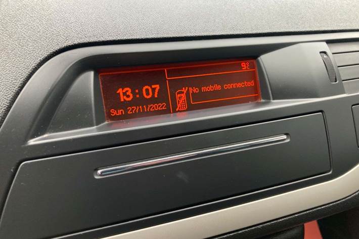 Grå Citroën C5 fra 2012 set indefra