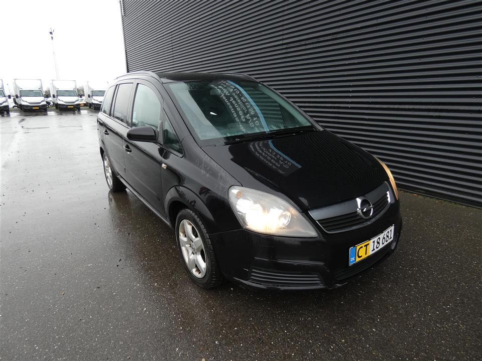 Sort Opel Zafira fra 2006