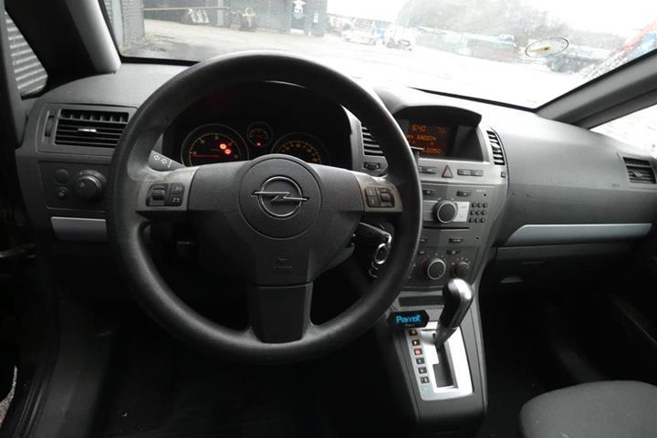 Sort Opel Zafira fra 2006