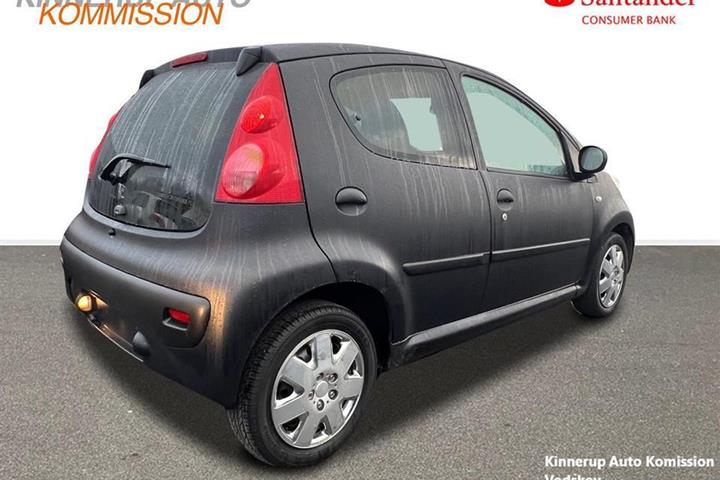 Sort Peugeot 107 fra 2008