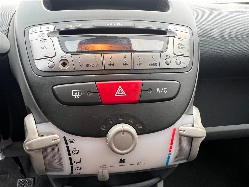 Sort Peugeot 107 fra 2008