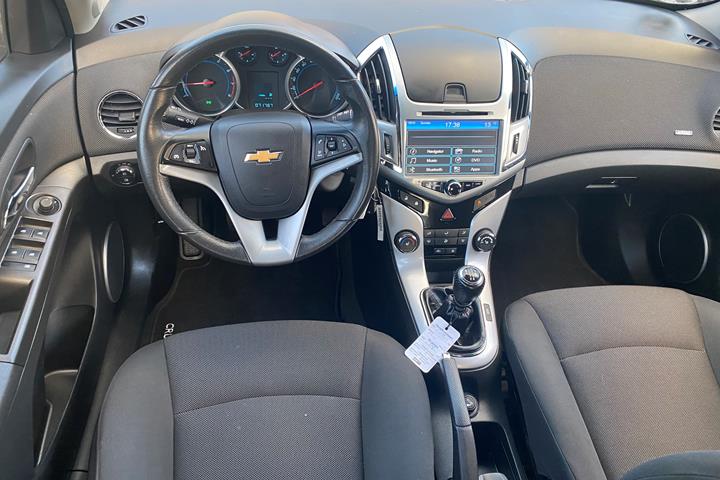 Hvid Chevrolet Cruze fra 2013