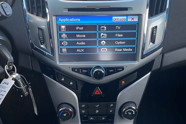 Hvid Chevrolet Cruze fra 2013