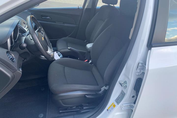 Hvid Chevrolet Cruze fra 2013