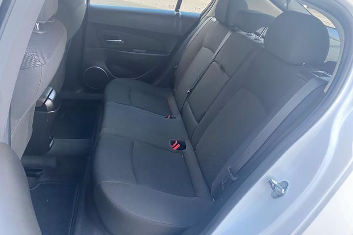 Hvid Chevrolet Cruze fra 2013