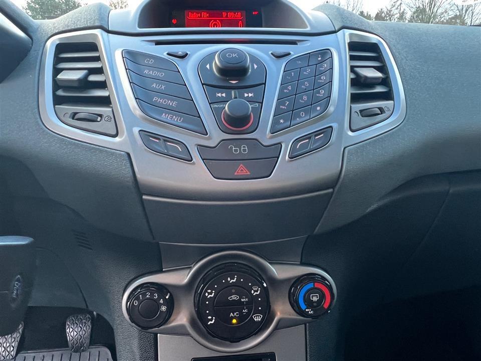Sort Peugeot 107 fra 2008