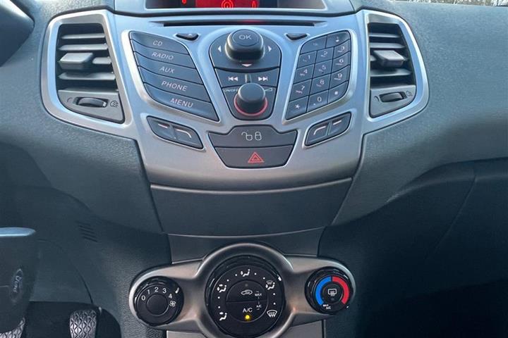 Sort Peugeot 107 fra 2008