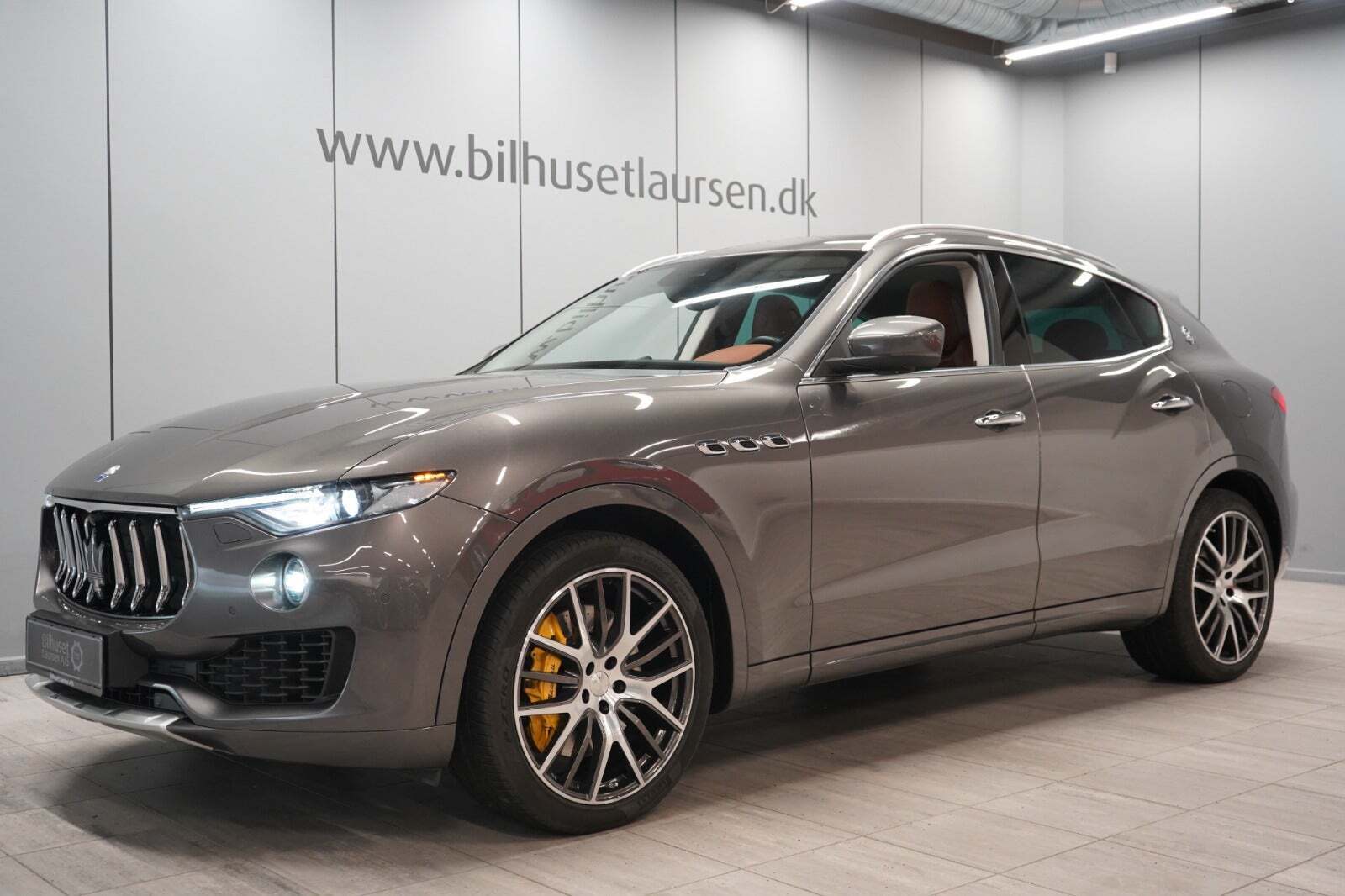 Grå Maserati Levante fra 2016