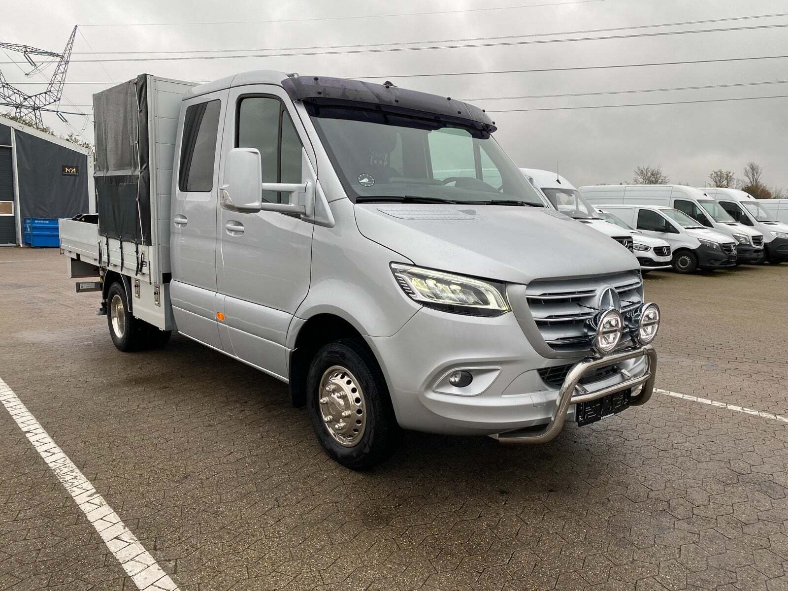 Grå Mercedes Sprinter 519 fra 2022