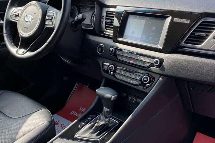 Blå Kia Niro fra 2019