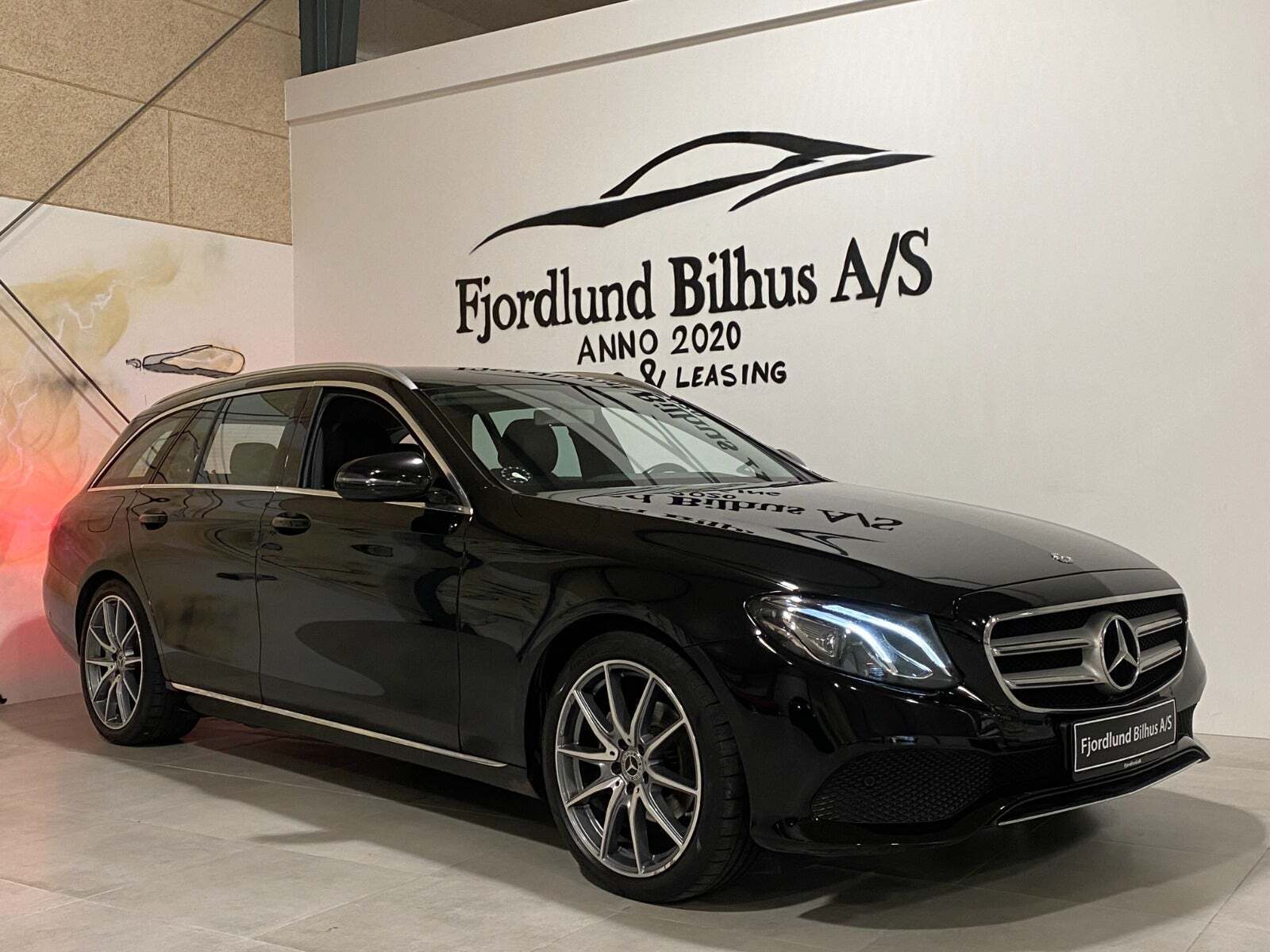 Sort Mercedes E220 d fra 2017