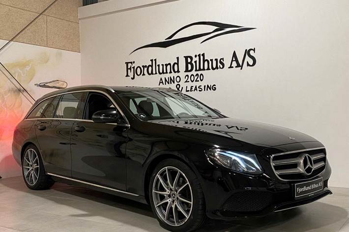 Sort Mercedes E220 d fra 2017