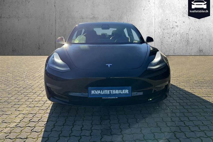 Sort Tesla Model 3 fra 2019