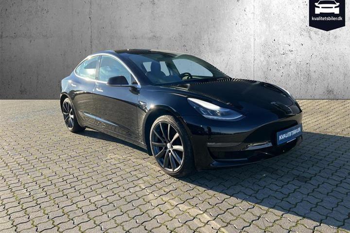 Sort Tesla Model 3 fra 2019