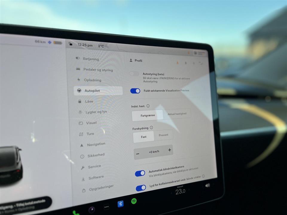 Sort Tesla Model 3 fra 2019