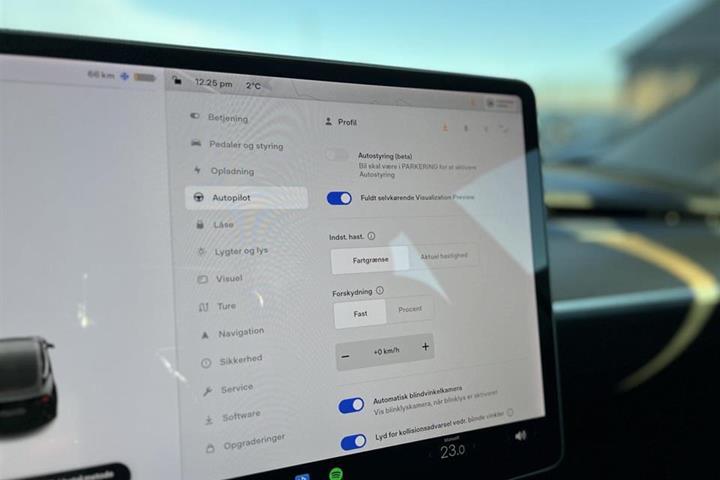 Sort Tesla Model 3 fra 2019